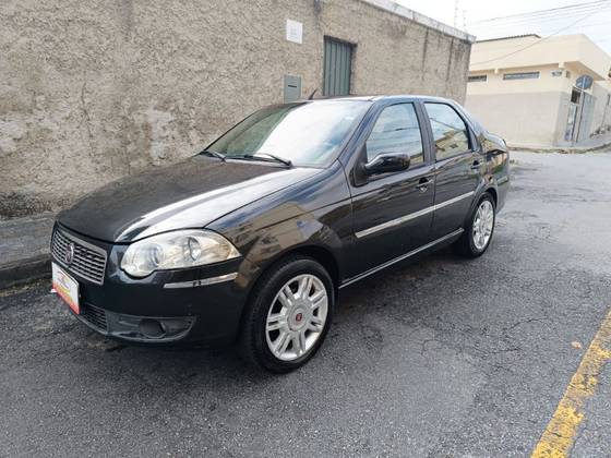 FIAT SIENA 1.8 MPI HLX 8V FLEX 4P MANUAL FIAT SIENA 1.8 MPI HLX 8V FLEX 4P MANUAL